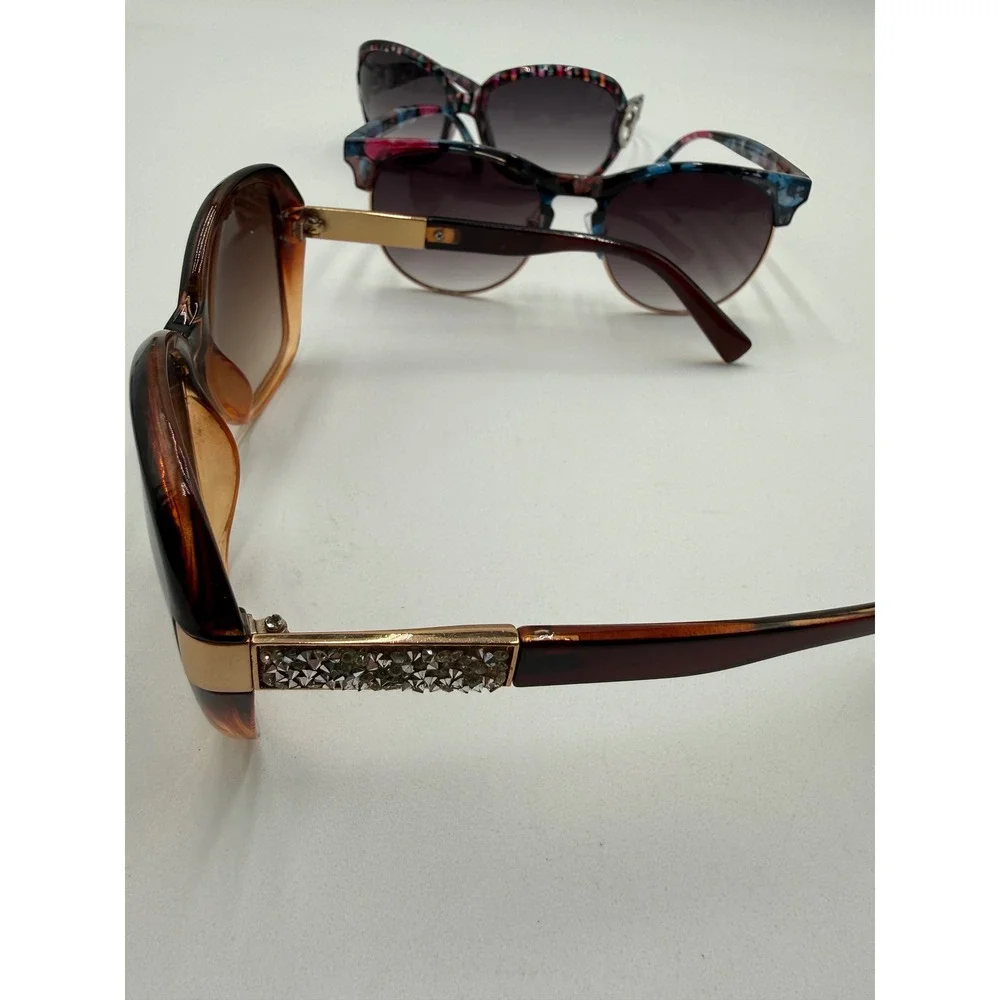Unbranded Sunglasses Bundle Women OS Multicolor Good Casual Fashion 3 Pairs